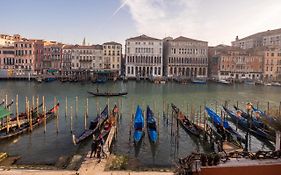 Design Apartment With Balcony On The Grand Canal R&R